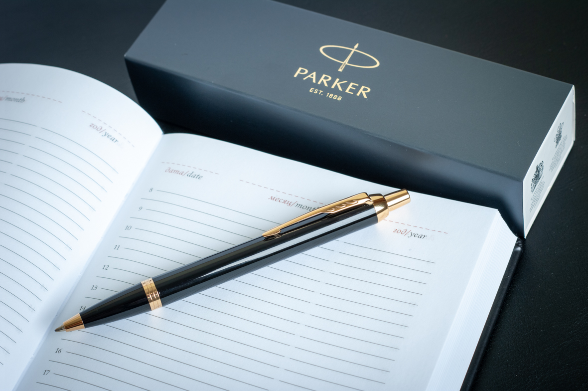 Паркер женский. Шариковая ручка Parker im Metal Black gt. Parker набор шариковая ручка im Core. Перьевая ручка Паркер.